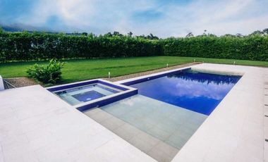 VENTA CASA CAMPESTRE VIA  VILLAVICENCIO-RESTREPO EN COND.CASA DE CAMPO