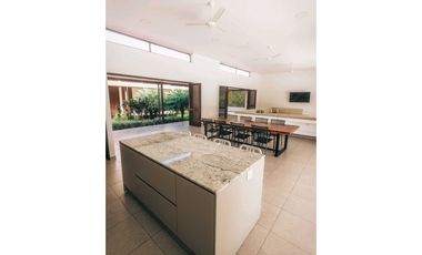 VENTA CASA CAMPESTRE VIA  VILLAVICENCIO-RESTREPO EN COND.CASA DE CAMPO