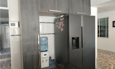 SE VENDE O ARRIENDA CASA DE USO COMERCIAL, SANTA MARTA