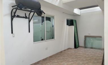 SE VENDE O ARRIENDA CASA DE USO COMERCIAL, SANTA MARTA