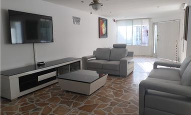 SE VENDE O ARRIENDA CASA DE USO COMERCIAL, SANTA MARTA