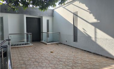 SE VENDE O ARRIENDA CASA DE USO COMERCIAL, SANTA MARTA