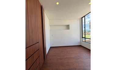 VENDO HERMOSA CASA PARA ESTRENAR EN CHIA