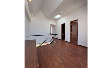 VENDO HERMOSA CASA PARA ESTRENAR EN CHIA