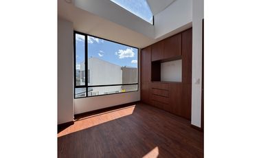 VENDO HERMOSA CASA PARA ESTRENAR EN CHIA