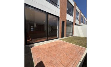 VENDO HERMOSA CASA PARA ESTRENAR EN CHIA