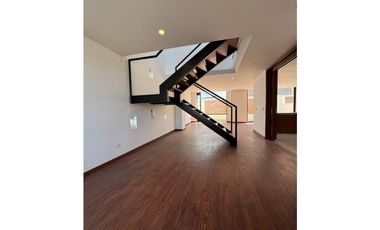 VENDO HERMOSA CASA PARA ESTRENAR EN CHIA
