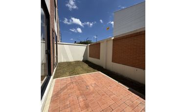 VENDO HERMOSA CASA PARA ESTRENAR EN CHIA