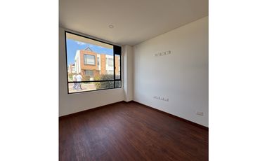 VENDO HERMOSA CASA PARA ESTRENAR EN CHIA