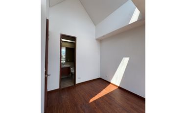 VENDO HERMOSA CASA PARA ESTRENAR EN CHIA