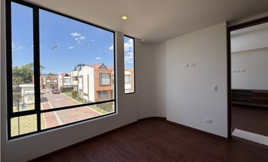 VENDO HERMOSA CASA PARA ESTRENAR EN CHIA