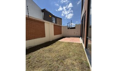 VENDO HERMOSA CASA PARA ESTRENAR EN CHIA