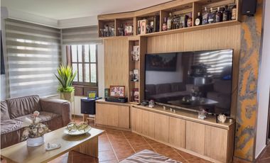 casa campetre urbana en venta, la Ceja Antioquia 900 m2. Hermosa.