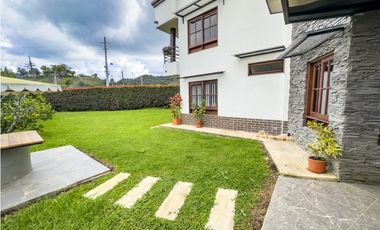 casa campetre urbana en venta, la Ceja Antioquia 900 m2. Hermosa.