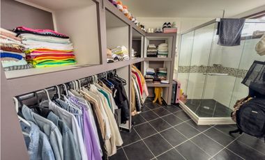 casa campetre urbana en venta, la Ceja Antioquia 900 m2. Hermosa.