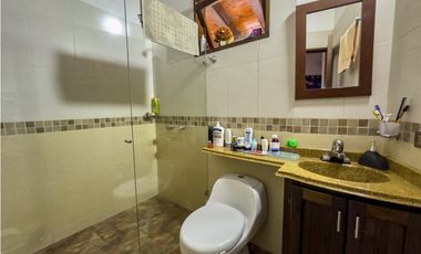 casa campetre urbana en venta, la Ceja Antioquia 900 m2. Hermosa.