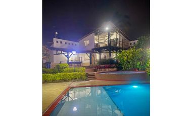 CASA HOTEL EN VENTA - KM 4 VIA ARMENIA - LA TEBAIDA