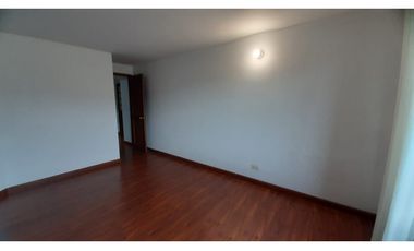 Apartamento con vista para arriendo en La Calleja