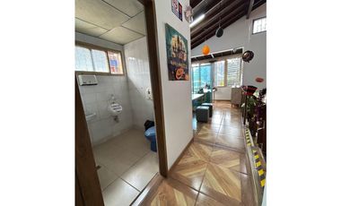 VENDO CASA EN EL POBLADO