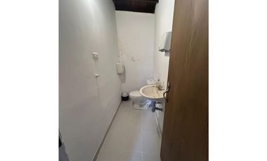 VENDO CASA EN EL POBLADO