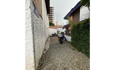 VENDO CASA EN EL POBLADO