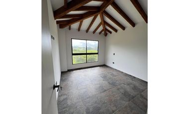 vendo casa finca campestre Marinilla vía al Peñol 6.400 m2 CH