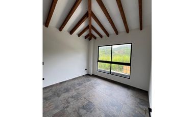 vendo casa finca campestre Marinilla vía al Peñol 6.400 m2 CH