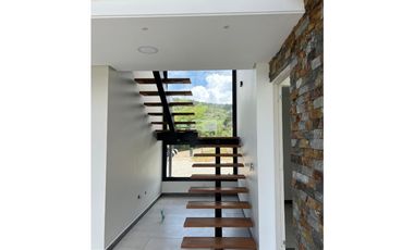 vendo casa finca campestre Marinilla vía al Peñol 6.400 m2 CH
