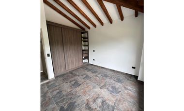 vendo casa finca campestre Marinilla vía al Peñol 6.400 m2 CH