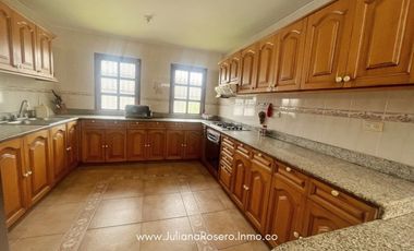 ARRIENDO HERMOSA CASA EN CAMPAMENTO