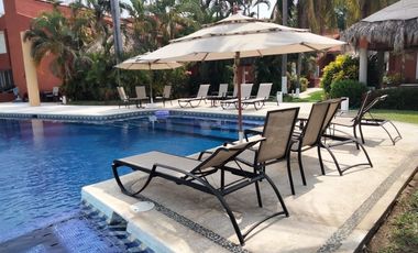 Casa en Venta en Villas Paracana, junto al Campo de Golf Palma Real, Ixtapa.