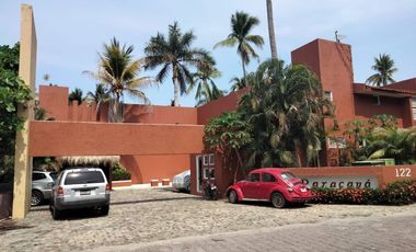 Casa en Venta en Villas Paracana, junto al Campo de Golf Palma Real, Ixtapa.