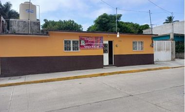 Casa en venta con espectacular terreno en Plan de  Ayala