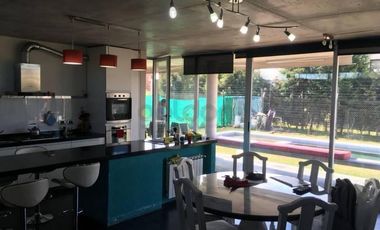 CASA SOBRE LOTE EXTERNO EN NUEVO QUILMES
