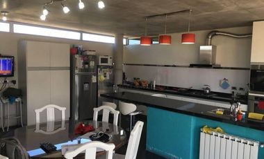 CASA SOBRE LOTE EXTERNO EN NUEVO QUILMES