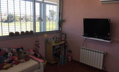 CASA SOBRE LOTE EXTERNO EN NUEVO QUILMES