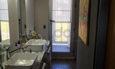 CASA SOBRE LOTE EXTERNO EN NUEVO QUILMES