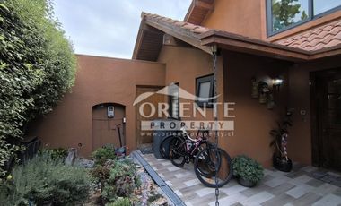 CASA GRANDE, PEÑALOLEN, 4 DORMITORIOS 4 BAÑOS, HOME OFFICE