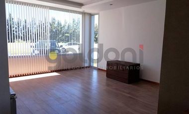 Moderna Propiedad con amplio Parque en  Las Golondrinas- Alquilada hasta octubre 2021