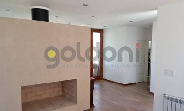 Moderna Propiedad con amplio Parque en  Las Golondrinas- Alquilada hasta octubre 2021