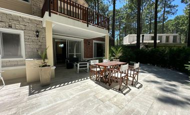 Casa en Venta - 3 Dormitorios 2 Baños - 1042mts2 - Pinamar