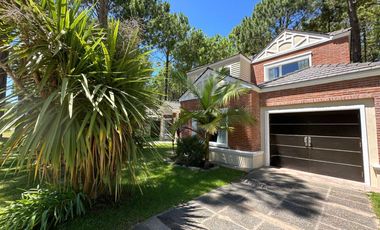 Casa en Venta - 3 Dormitorios 2 Baños - 1042mts2 - Pinamar