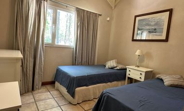 Casa en Venta - 3 Dormitorios 2 Baños - 1042mts2 - Pinamar