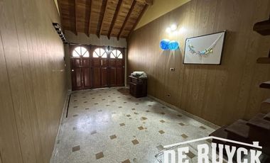 Chalet en pleno Barrio Los Cedros