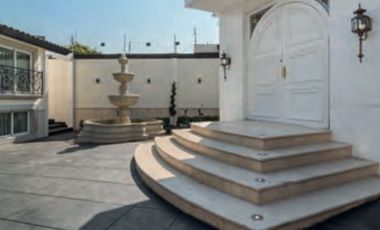 Espectacular Casa en Bosques de las Lomas