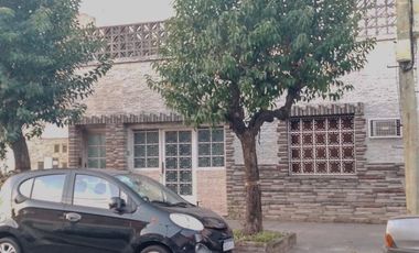 Casa 4 ambientes - Venta - Parque Avellaneda
