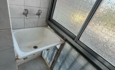 Departamento en  alquiler en la zona más comercial de Flores