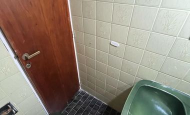 Departamento en  alquiler en la zona más comercial de Flores