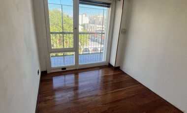 Departamento en  alquiler en la zona más comercial de Flores