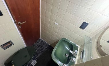 Departamento en  alquiler en la zona más comercial de Flores